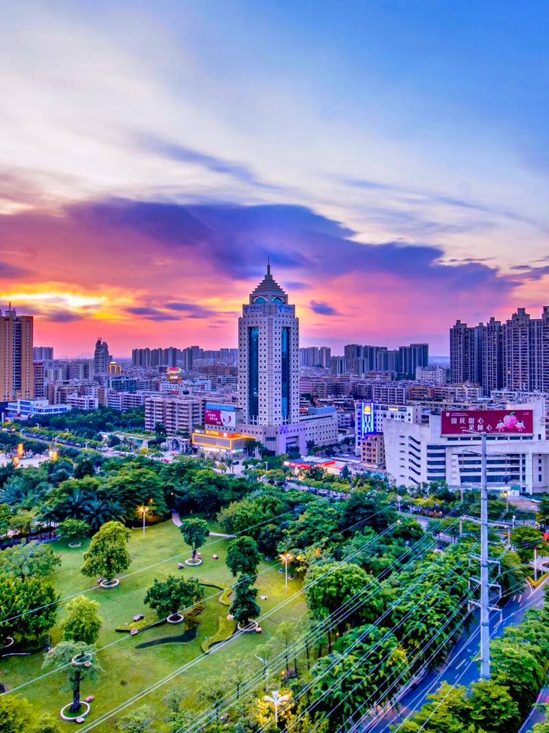 漫游滨海绿城的自然与人文之美冰球突破网站茂名旅游全攻略:(图1) 漫游滨海绿城的自然与人文之美冰球突破网站茂名旅游全攻略:(图1)